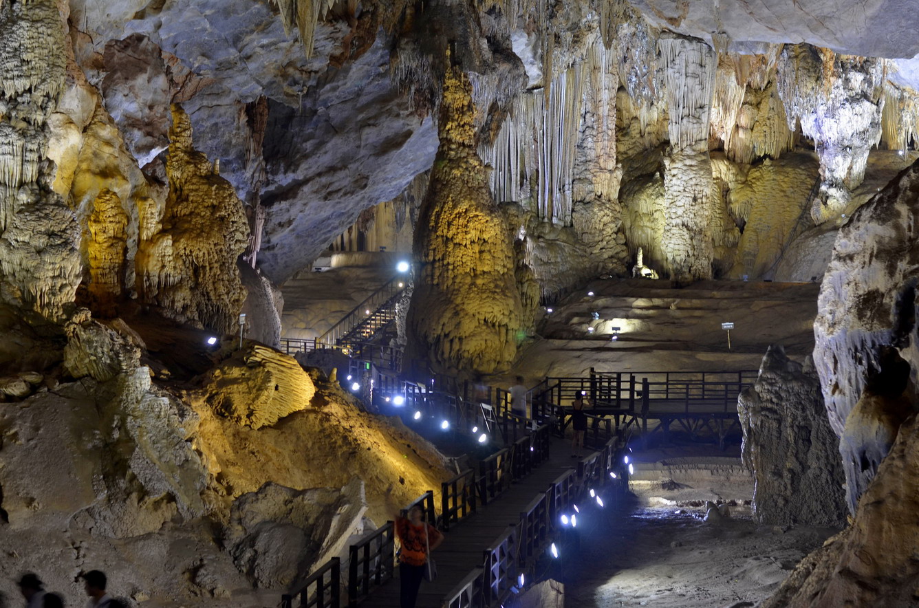 Thien Cung Cave - Halong-Bay.info