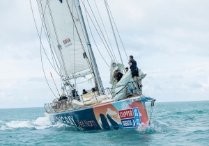 Cuộc đua Thuyền buồm vòng quanh thế giới tại vịnh Hạ Long