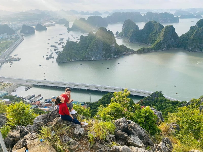 núi Bài Thơ, Hạ Long