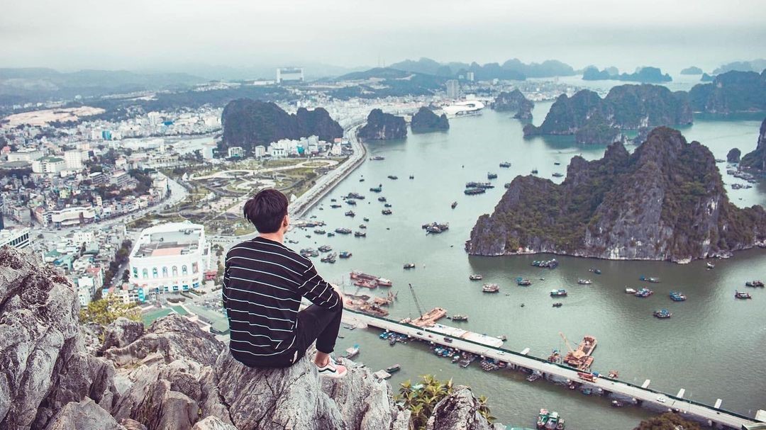 núi Bài Thơ, Hạ Long