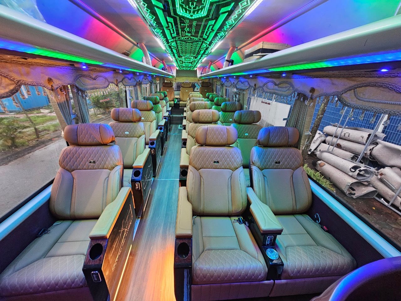 Vé xe bus, xe buýt đi Hạ Long từ Hà Nội Vé xe bus, xe buýt đi Hạ Long từ Hà Nội