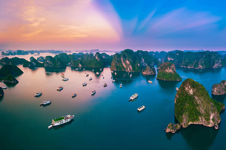 tàu ngủ đêm trên vịnh hạ long