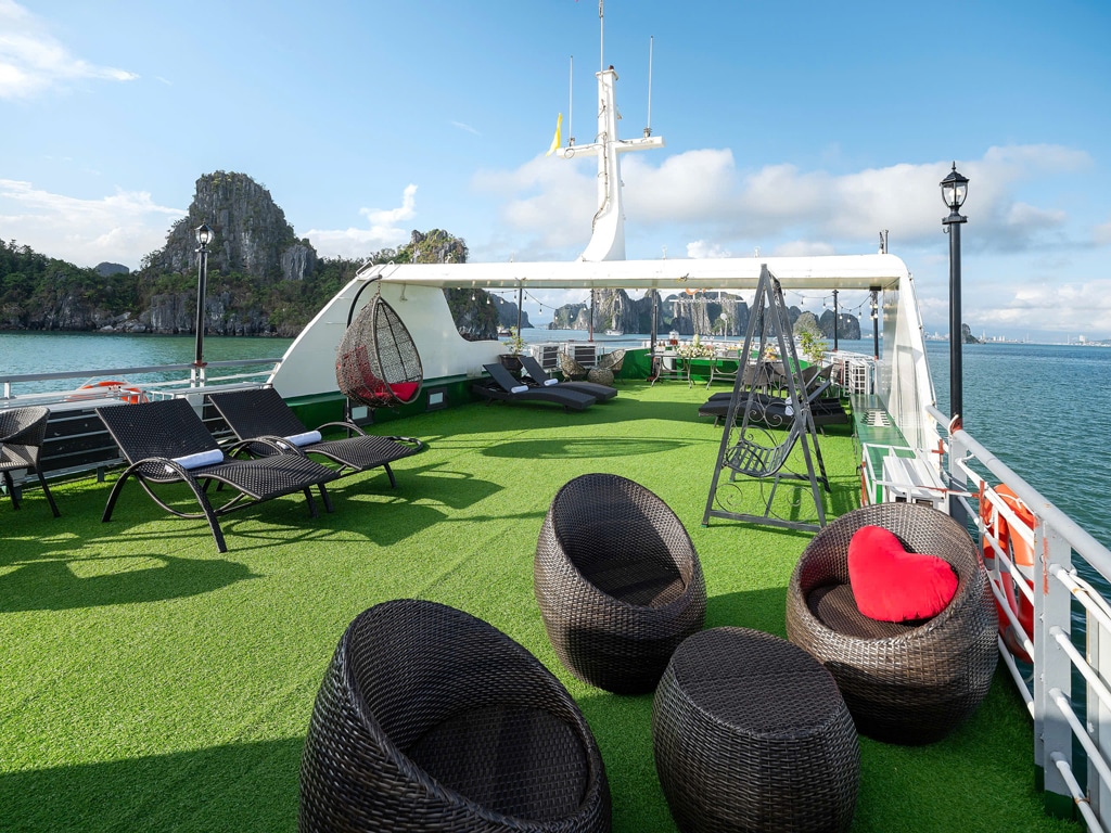 Du thuyền Hà Bình Star Hạ Long