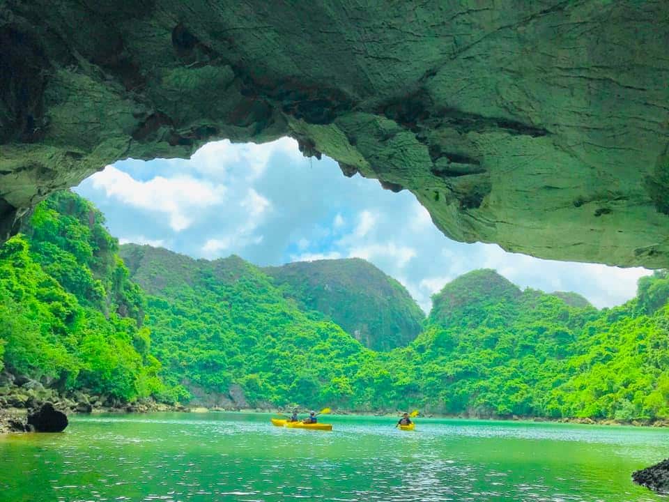 hoạt động kayak khám phá vịnh lan hạ hoạt động kayak khám phá vịnh lan hạ